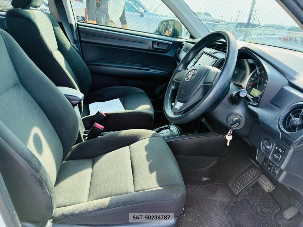 Toyota COROLLA AXIO 2019-04 7933416-11