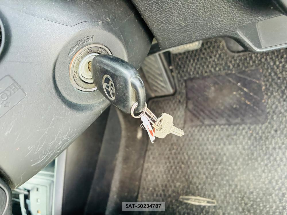 Toyota COROLLA AXIO 2019-04 7933416-16