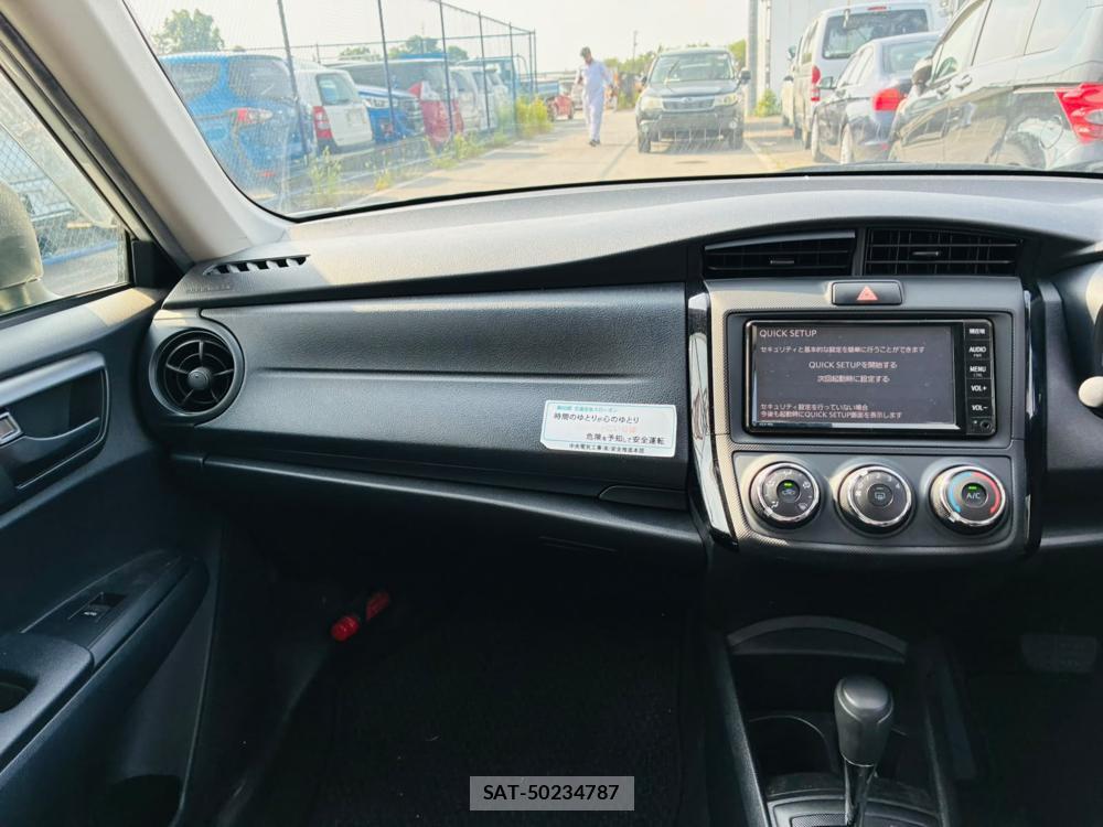 Toyota COROLLA AXIO 2019-04 7933416-17