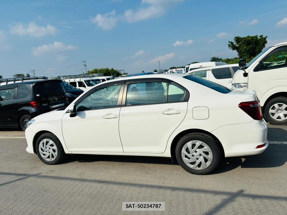 Toyota COROLLA AXIO 2019-04 7933416-1