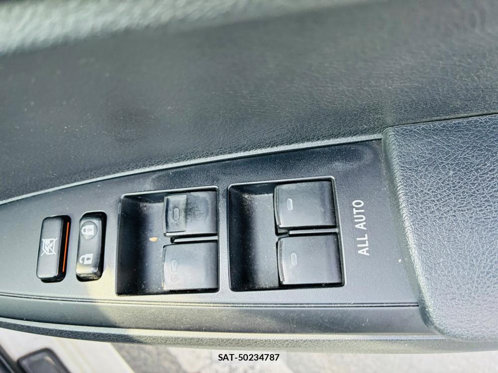 Toyota COROLLA AXIO 2019-04 7933416-22