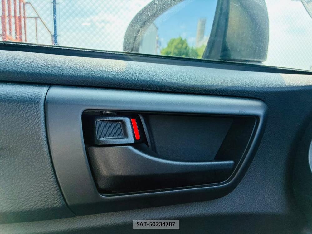 Toyota COROLLA AXIO 2019-04 7933416-23