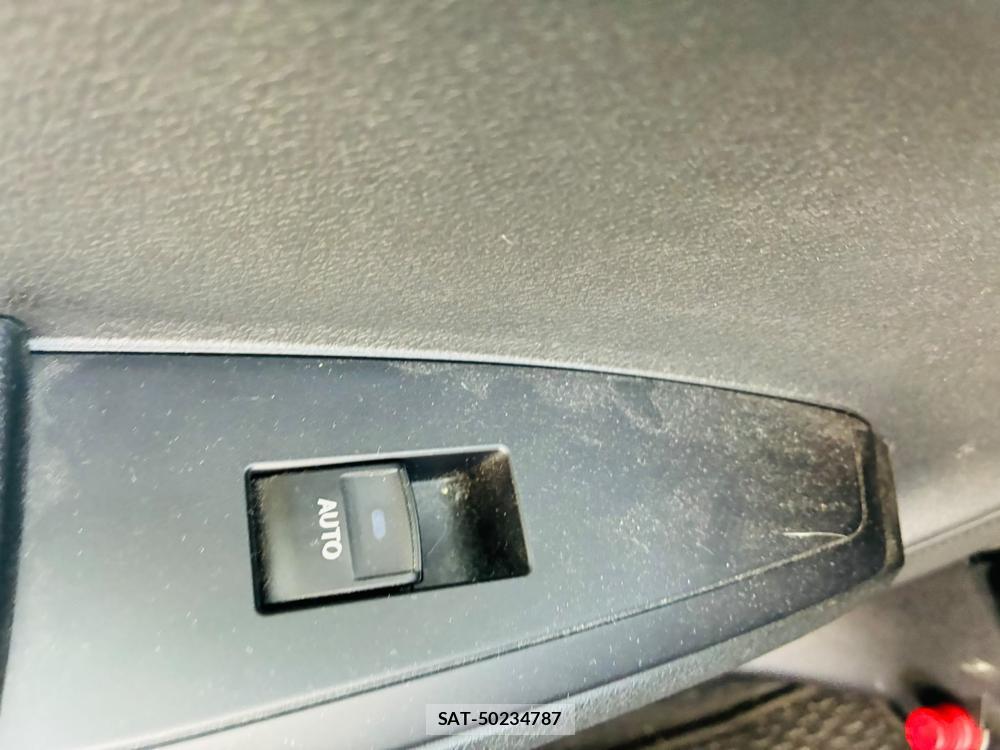 Toyota COROLLA AXIO 2019-04 7933416-24