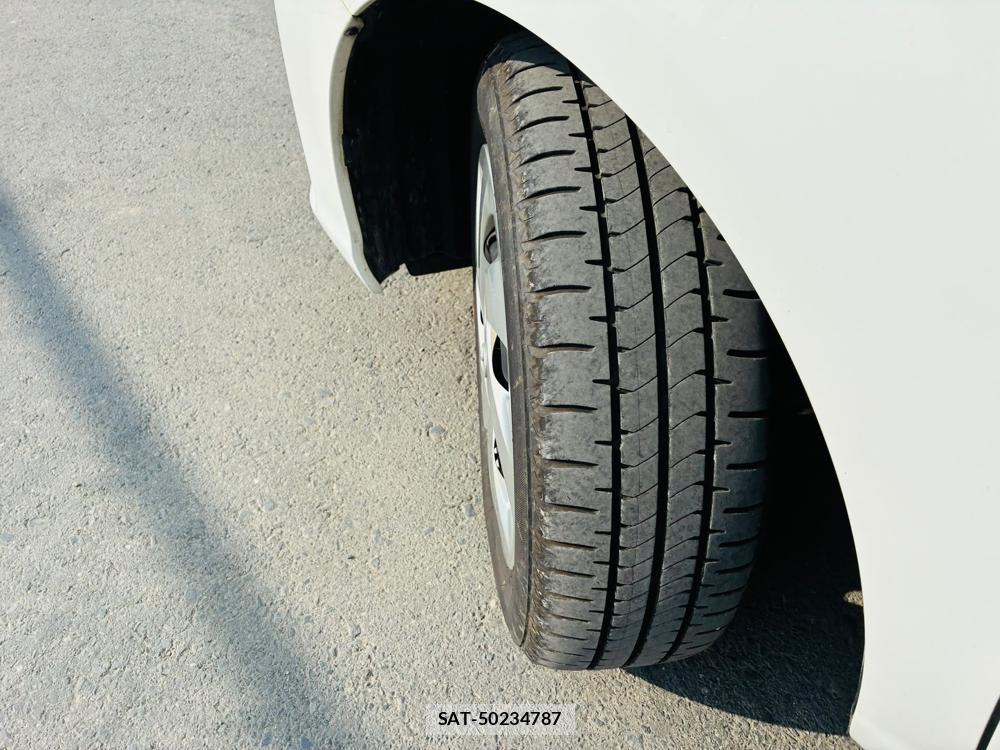 Toyota COROLLA AXIO 2019-04 7933416-31