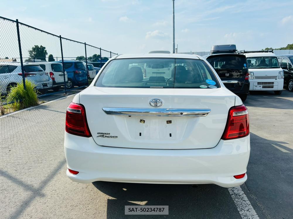 Toyota COROLLA AXIO 2019-04 7933416-3