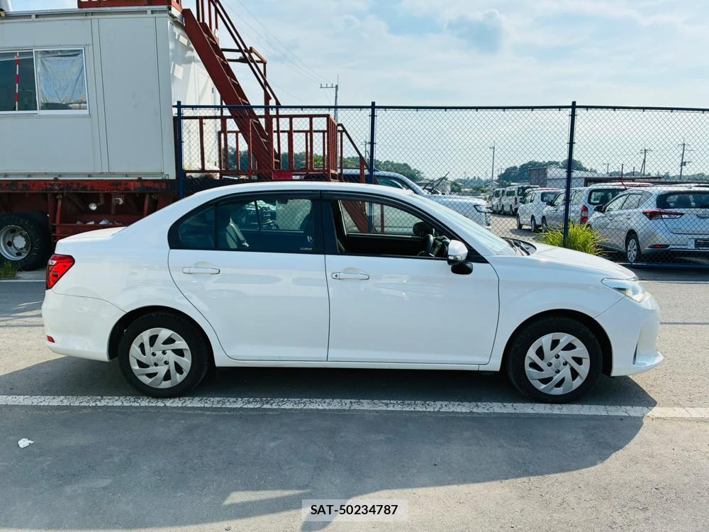 Toyota COROLLA AXIO 2019-04 7933416-5