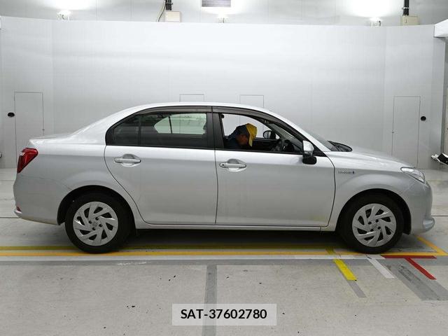 Toyota COROLLA AXIO 2019-06 8044939-5