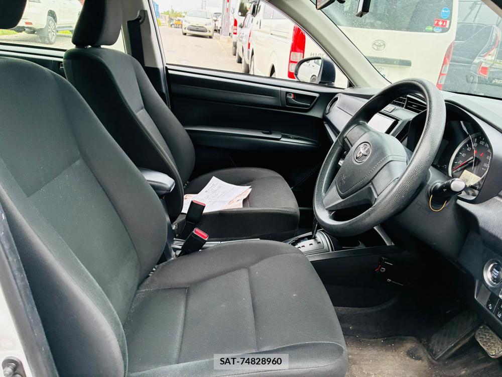 Toyota COROLLA AXIO 2020-06 7666336-11