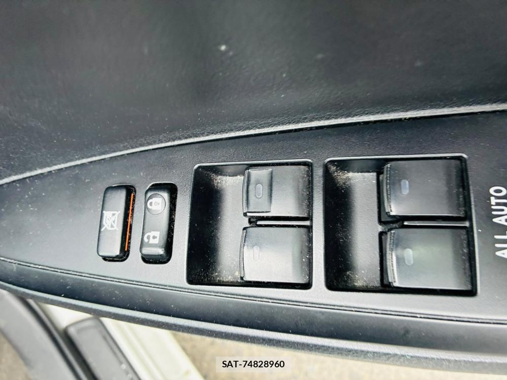 Toyota COROLLA AXIO 2020-06 7666336-21