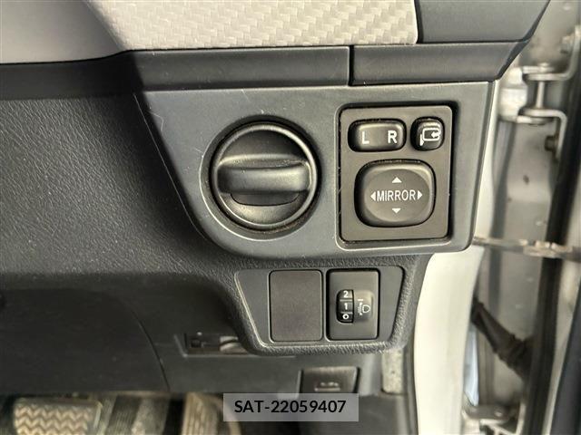 Toyota COROLLA AXIO 2013-08 8073277-13