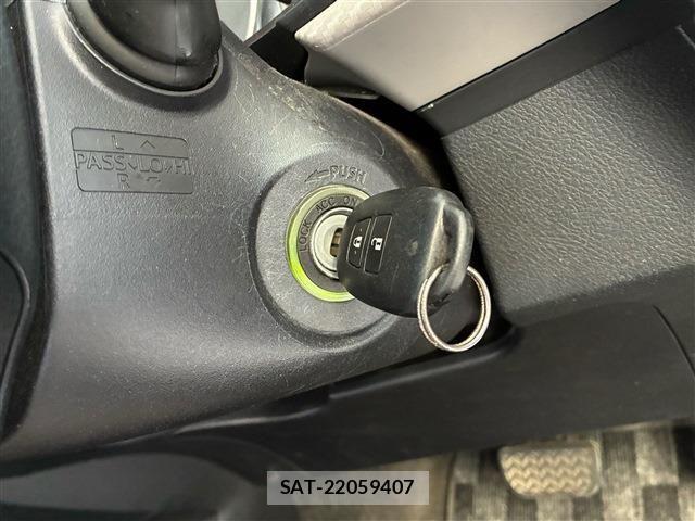 Toyota COROLLA AXIO 2013-08 8073277-15