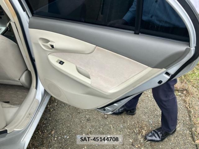 Toyota COROLLA AXIO 2010-02 8098543-6