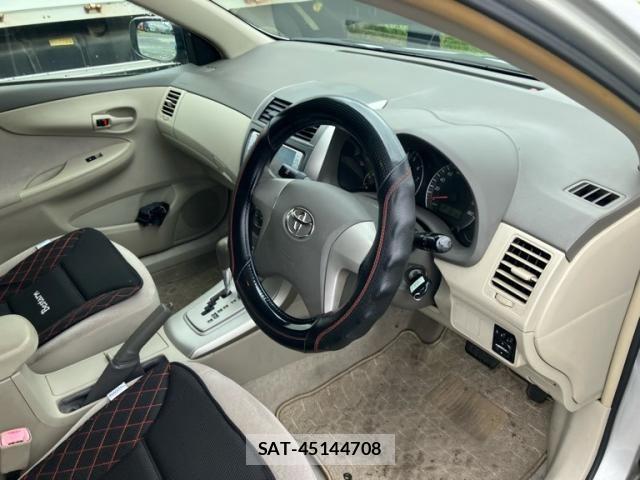 Toyota COROLLA AXIO 2010-02 8098543-7