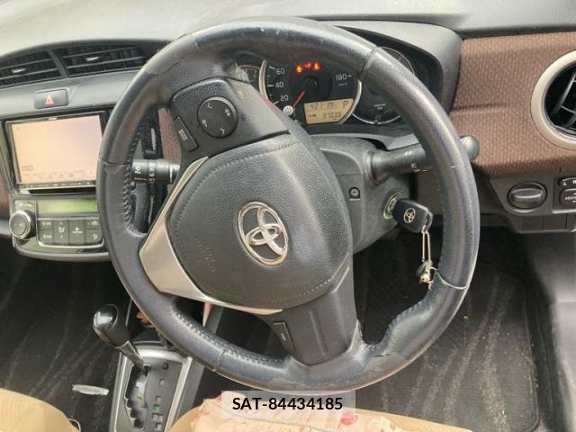 Toyota COROLLA AXIO 2015-03 8098542-17
