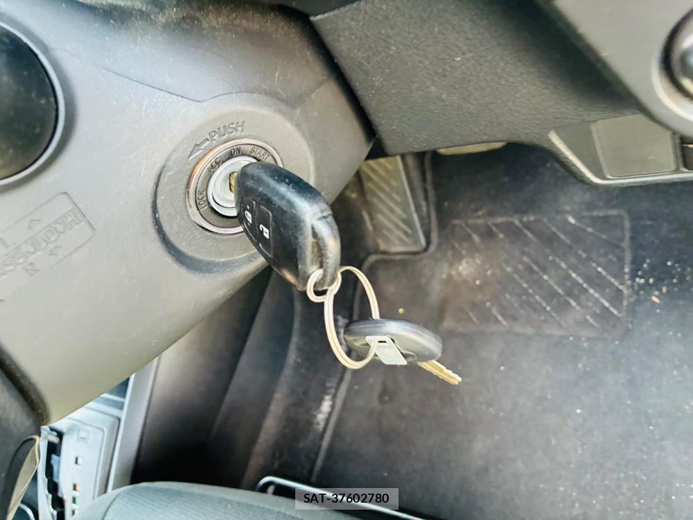 Toyota COROLLA AXIO 2019-06 8044939-16