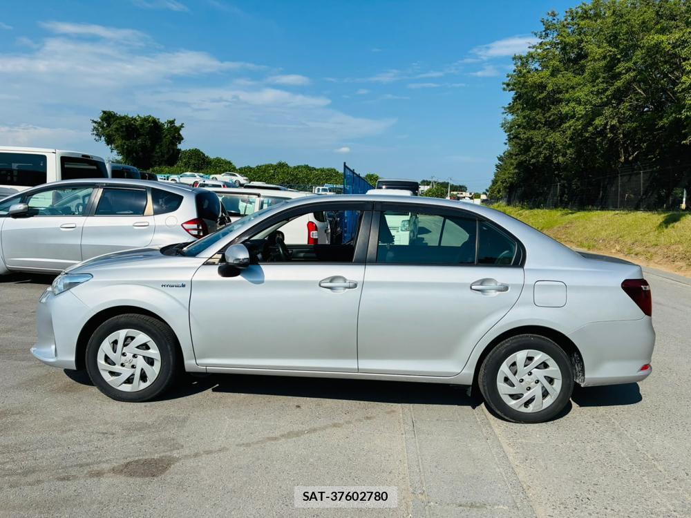 Toyota COROLLA AXIO 2019-06 8044939-1