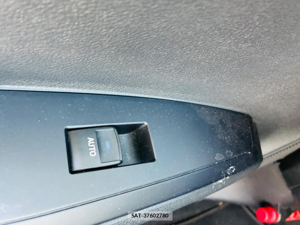 Toyota COROLLA AXIO 2019-06 8044939-23