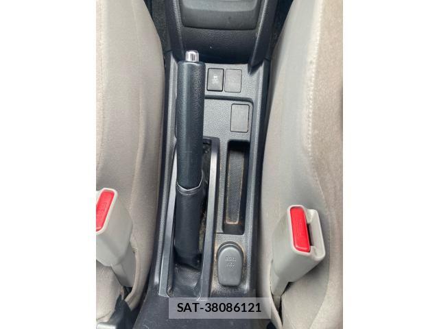 Toyota COROLLA AXIO 2013-09 8129431-27