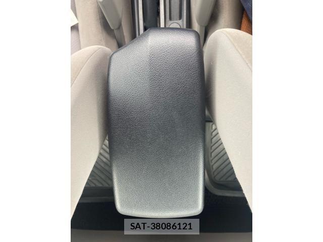 Toyota COROLLA AXIO 2013-09 8129431-28