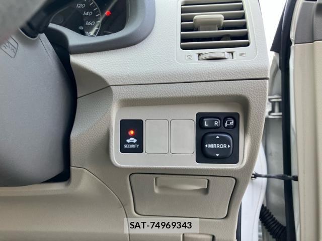 Toyota COROLLA AXIO 2012-01 8158165-13