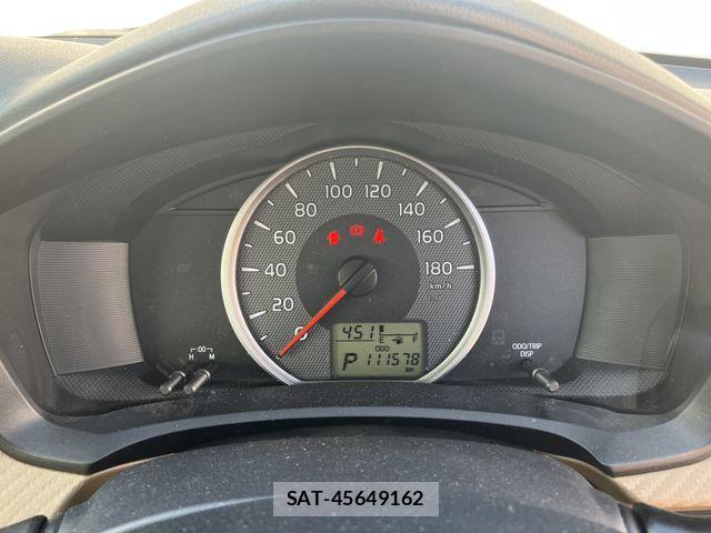 Toyota COROLLA AXIO 2013-08 8206903-17