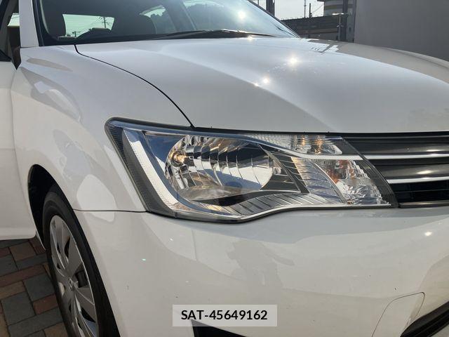 Toyota COROLLA AXIO 2013-08 8206903-29