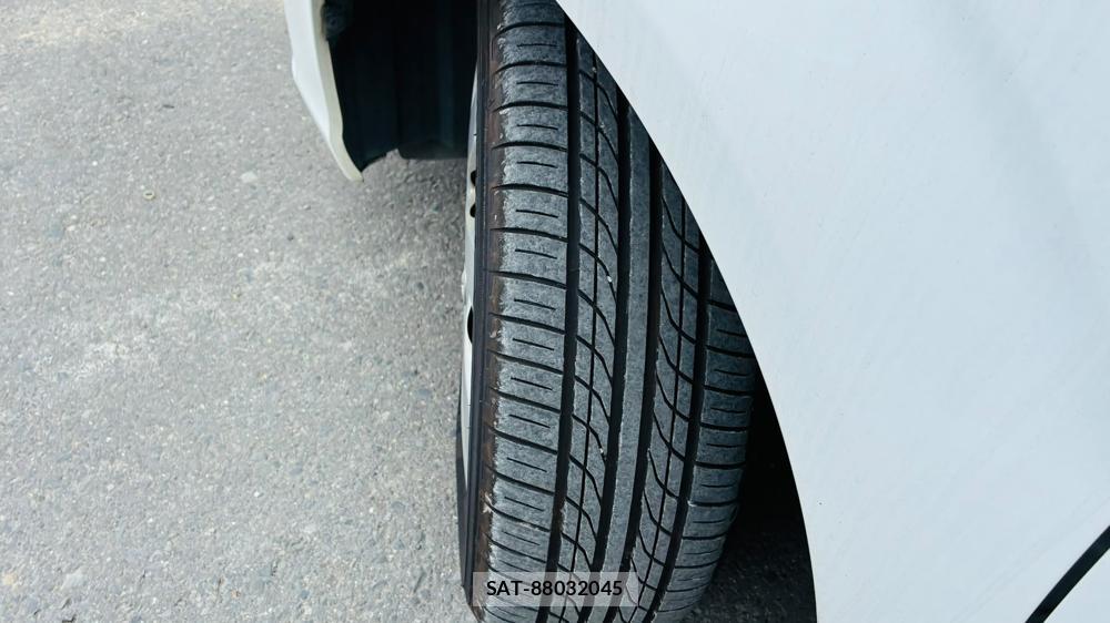 Toyota COROLLA AXIO 2019-06 8226969-33