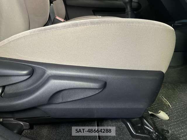 Toyota COROLLA AXIO 2015-12 8244857-17