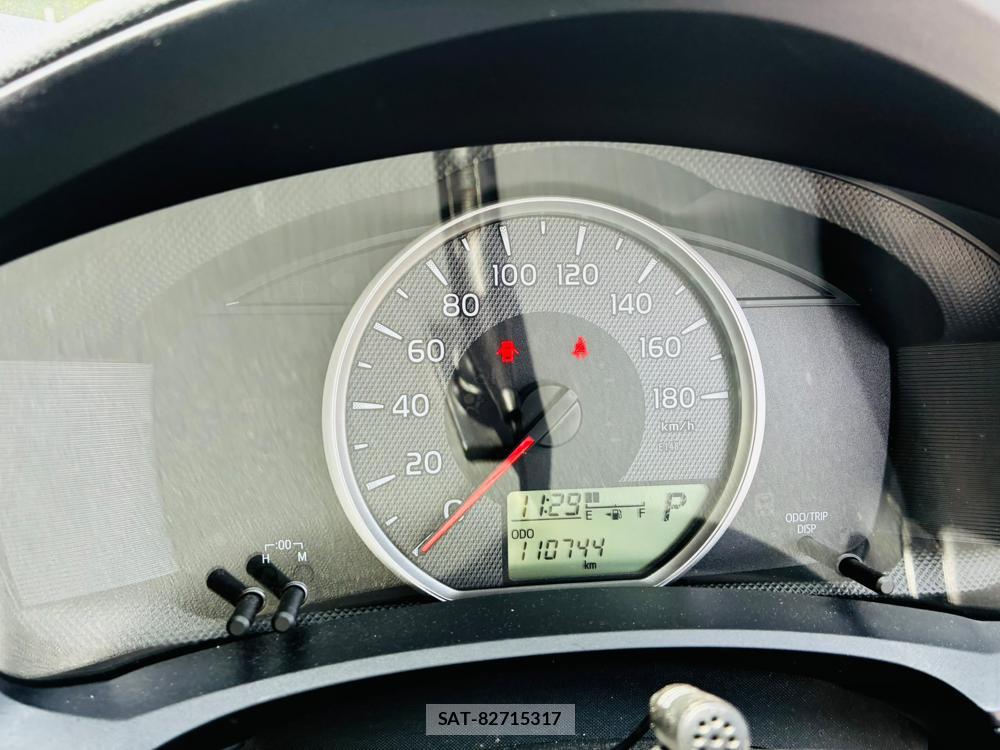 Toyota COROLLA AXIO 2019-06 8243587-15