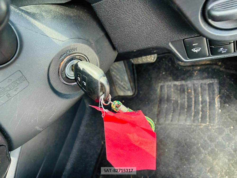 Toyota COROLLA AXIO 2019-06 8243587-16