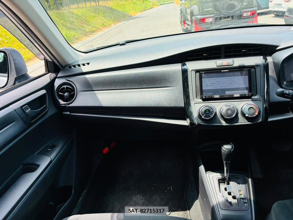 Toyota COROLLA AXIO 2019-06 8243587-17