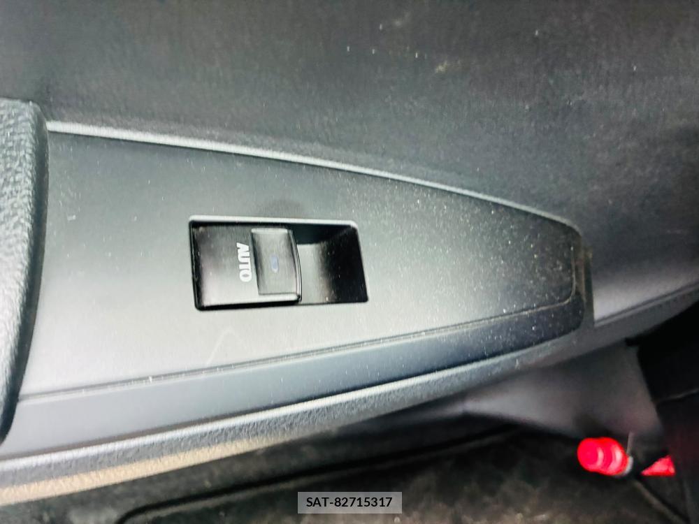 Toyota COROLLA AXIO 2019-06 8243587-23