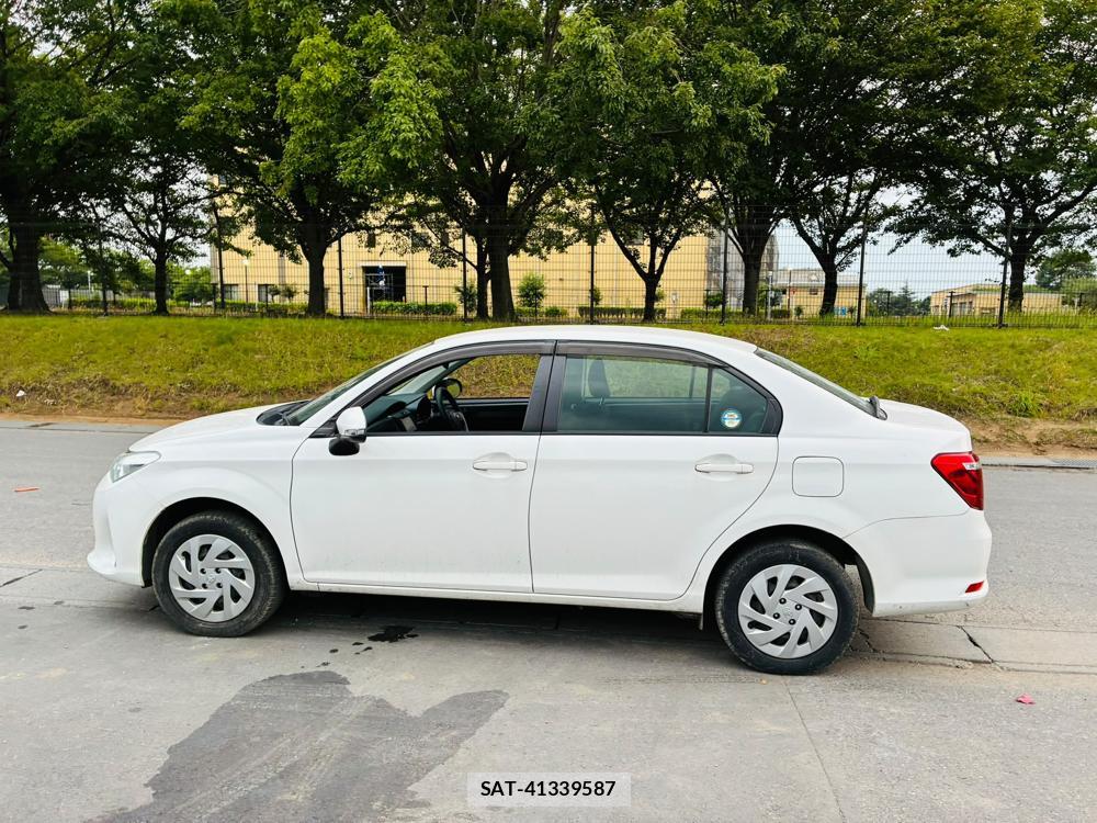 Toyota COROLLA AXIO 2019-06 8184135-1