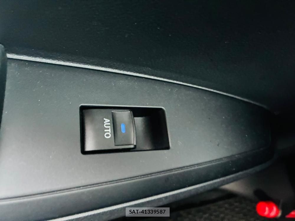Toyota COROLLA AXIO 2019-06 8184135-24