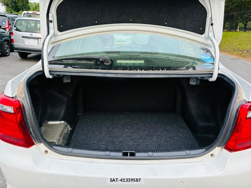 Toyota COROLLA AXIO 2019-06 8184135-25