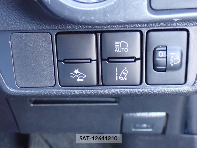 Toyota COROLLA AXIO 2020-12 8282305-10