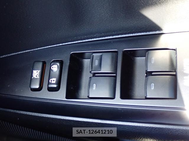 Toyota COROLLA AXIO 2020-12 8282305-12