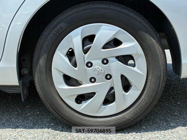 Toyota COROLLA AXIO 2017-11 8313742-29