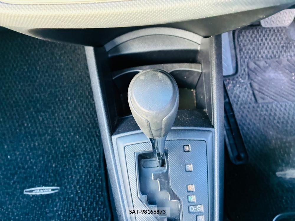 Toyota COROLLA AXIO 2019-03 7958670-17