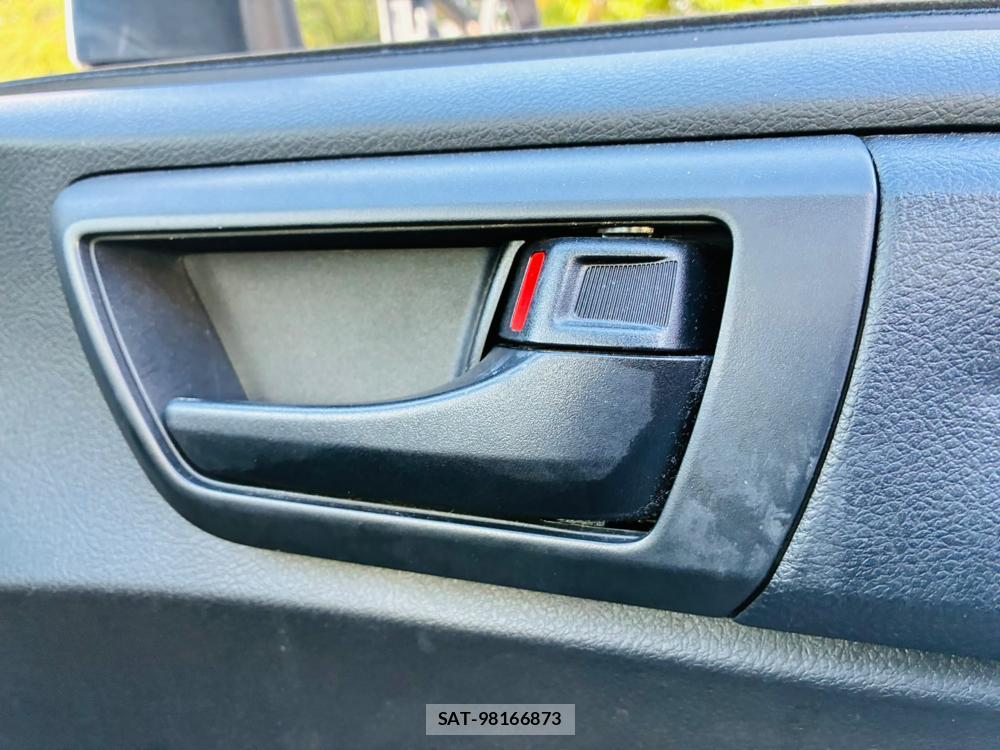 Toyota COROLLA AXIO 2019-03 7958670-18