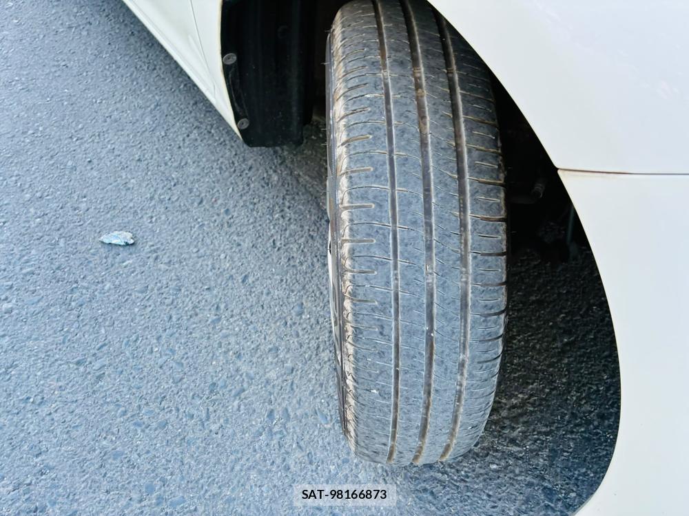 Toyota COROLLA AXIO 2019-03 7958670-28