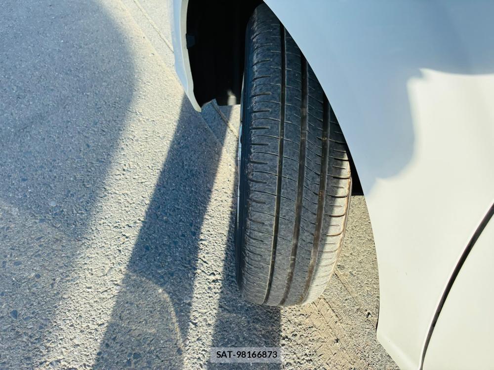 Toyota COROLLA AXIO 2019-03 7958670-29