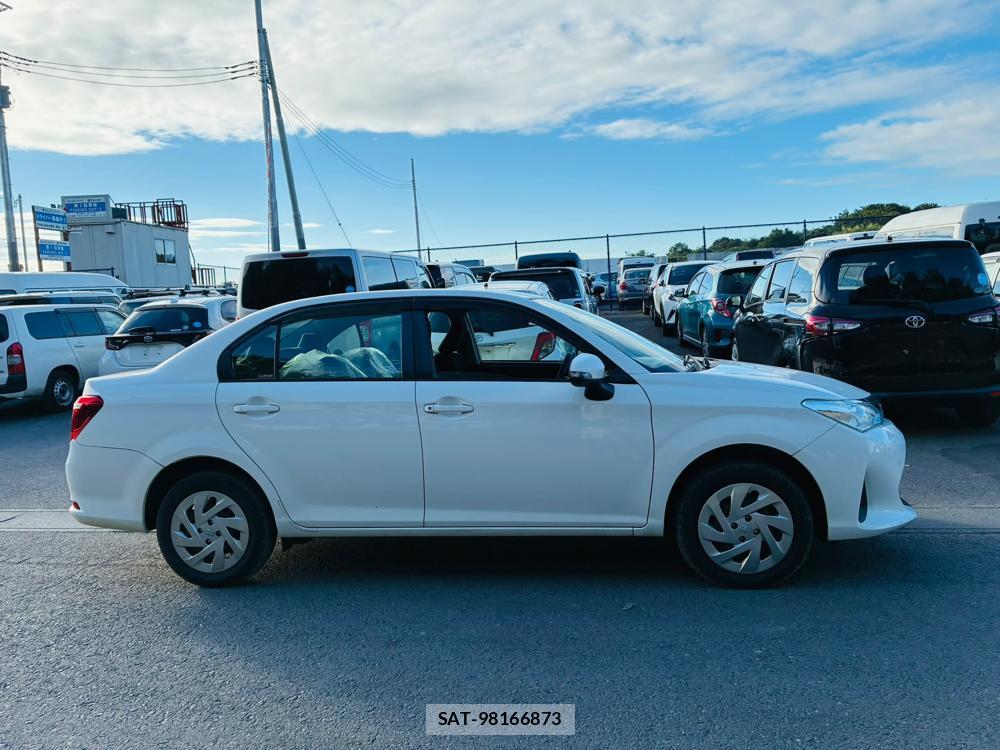 Toyota COROLLA AXIO 2019-03 7958670-5