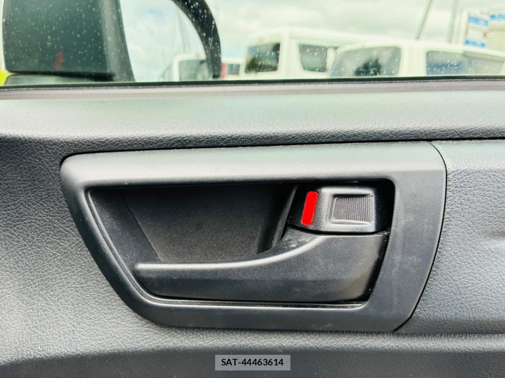 Toyota COROLLA AXIO 2019-07 8298898-21