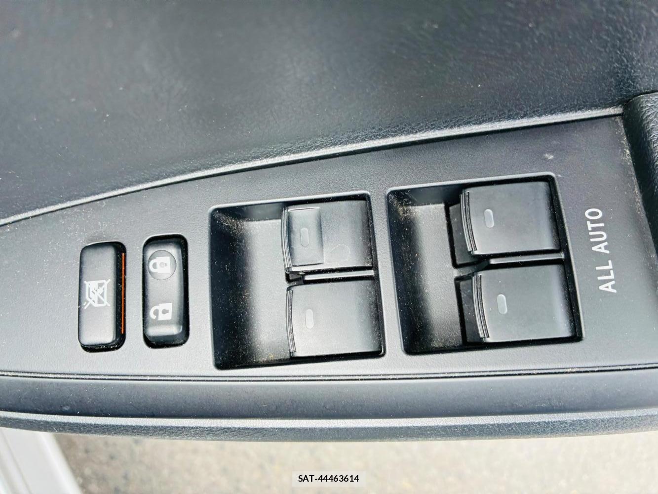 Toyota COROLLA AXIO 2019-07 8298898-22