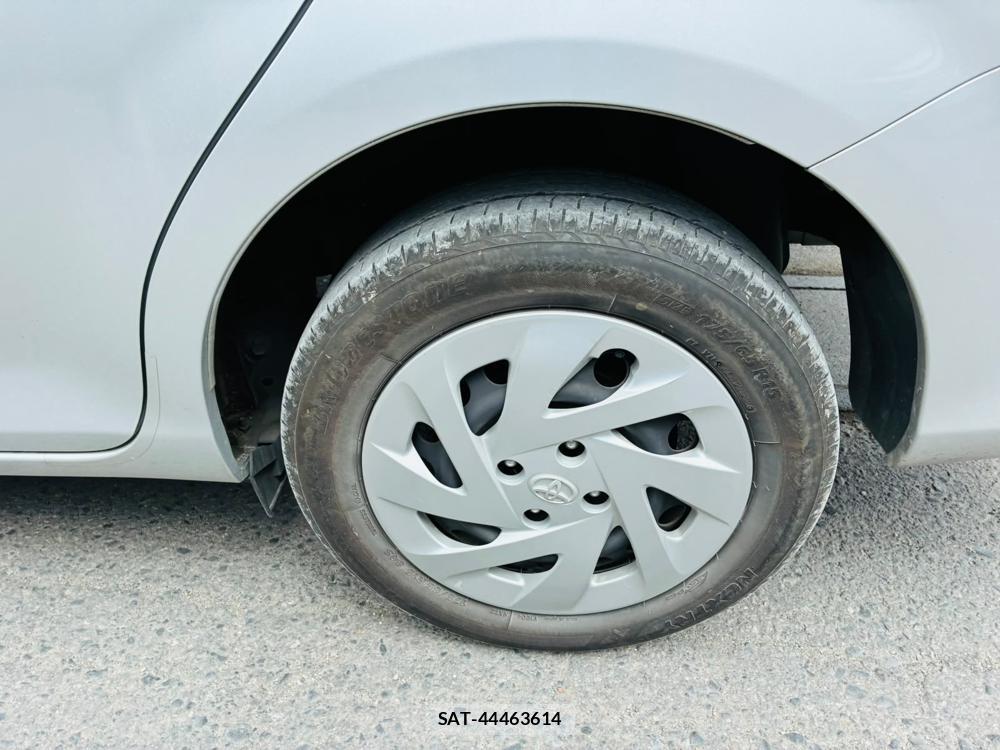 Toyota COROLLA AXIO 2019-07 8298898-31