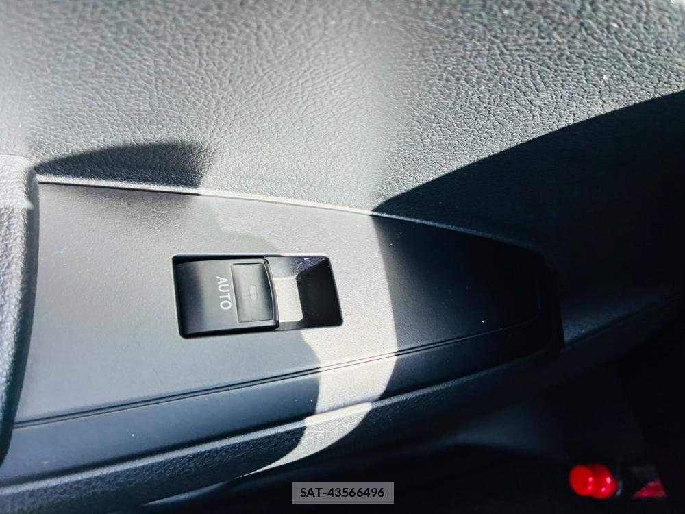 Toyota COROLLA AXIO 2019-07 8225912-23