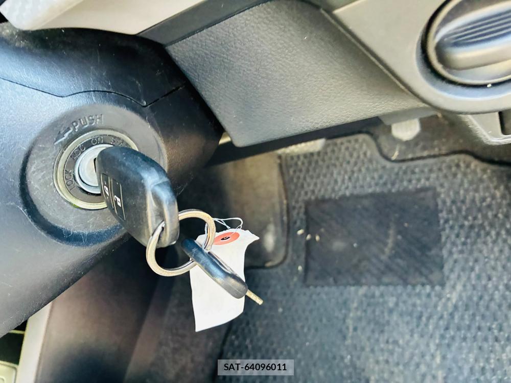 Toyota COROLLA AXIO 2013-09 8111254-16