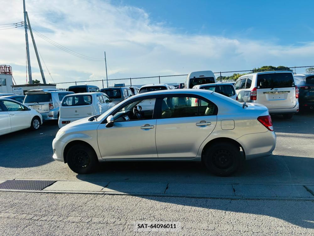 Toyota COROLLA AXIO 2013-09 8111254-1