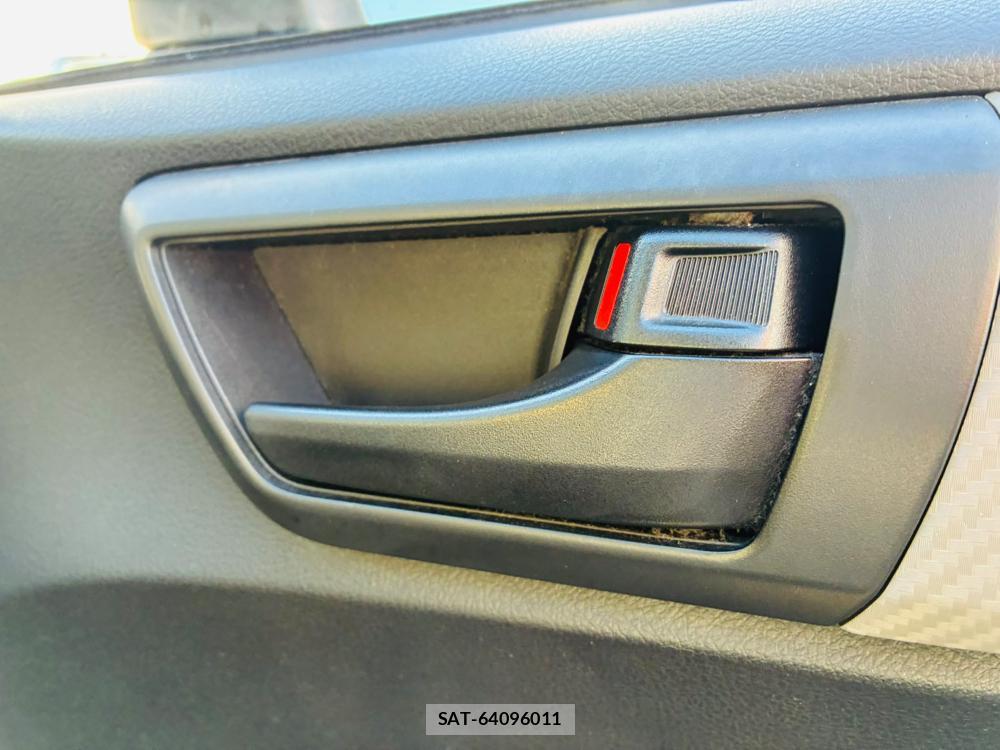 Toyota COROLLA AXIO 2013-09 8111254-21